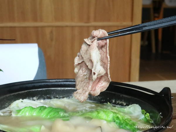 春花秋實 海鮮和牛鍋物：台中美食│春花秋實海鮮和牛鍋物〃頂級鍋物推薦!!活體海鮮入料，食材新鮮又實在，雙人套餐超澎湃～