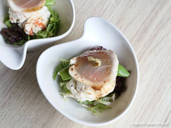 春花秋實 海鮮和牛鍋物：台中美食│春花秋實海鮮和牛鍋物〃頂級鍋物推薦!!活體海鮮入料，食材新鮮又實在，雙人套餐超澎湃～