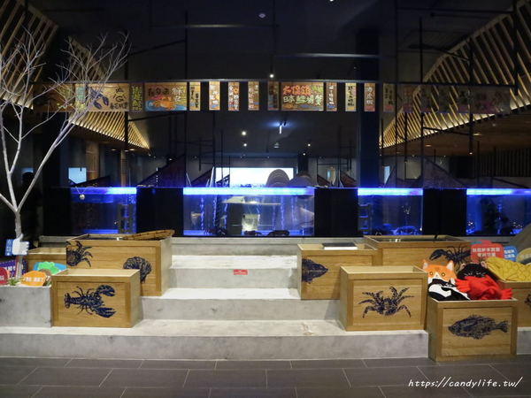 春花秋實 海鮮和牛鍋物：台中美食│春花秋實海鮮和牛鍋物〃頂級鍋物推薦!!活體海鮮入料，食材新鮮又實在，雙人套餐超澎湃～