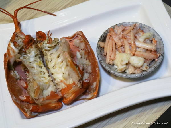 春花秋實 海鮮和牛鍋物：台中美食│春花秋實海鮮和牛鍋物〃頂級鍋物推薦!!活體海鮮入料，食材新鮮又實在，雙人套餐超澎湃～