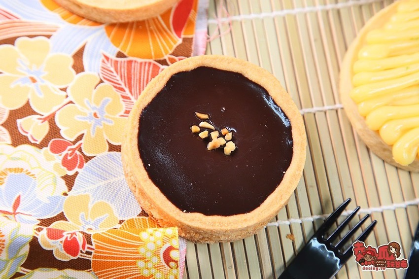 【台南伴手禮】貨櫃屋內的人氣排隊七彩貝果,連明星都愛的台南好滋味:甜蜜點-日式貝果專家 - 熱血玩台南。跳躍新世界