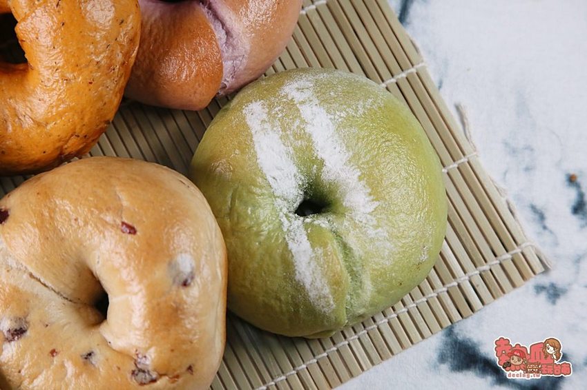 【台南伴手禮】貨櫃屋內的人氣排隊七彩貝果,連明星都愛的台南好滋味:甜蜜點-日式貝果專家 - 熱血玩台南。跳躍新世界