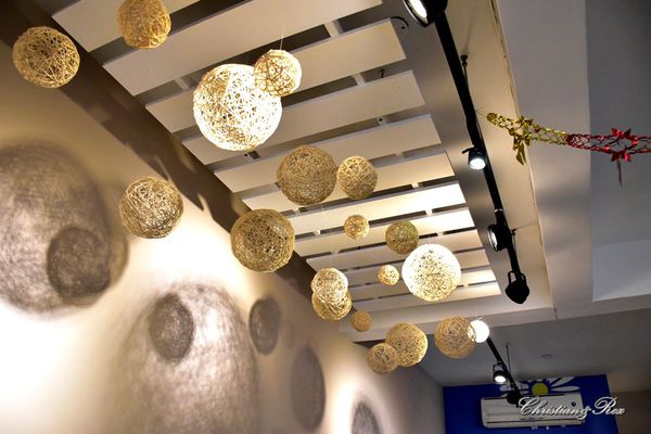 【新北。美食】新莊 / 花屋咖啡早午餐，小木屋裡的花園，感受愜意閒暇的早晨與午後，榮富國小旁