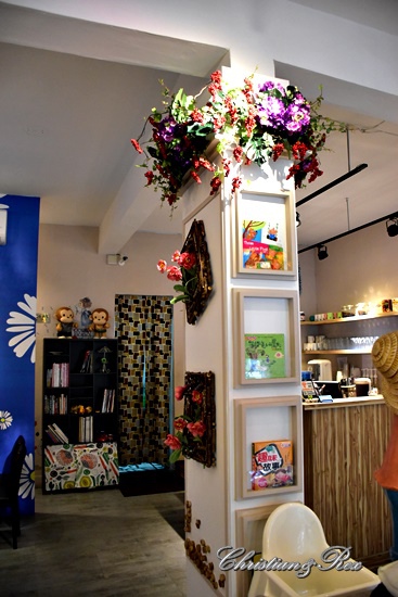 【新北。美食】新莊 / 花屋咖啡早午餐，小木屋裡的花園，感受愜意閒暇的早晨與午後，榮富國小旁