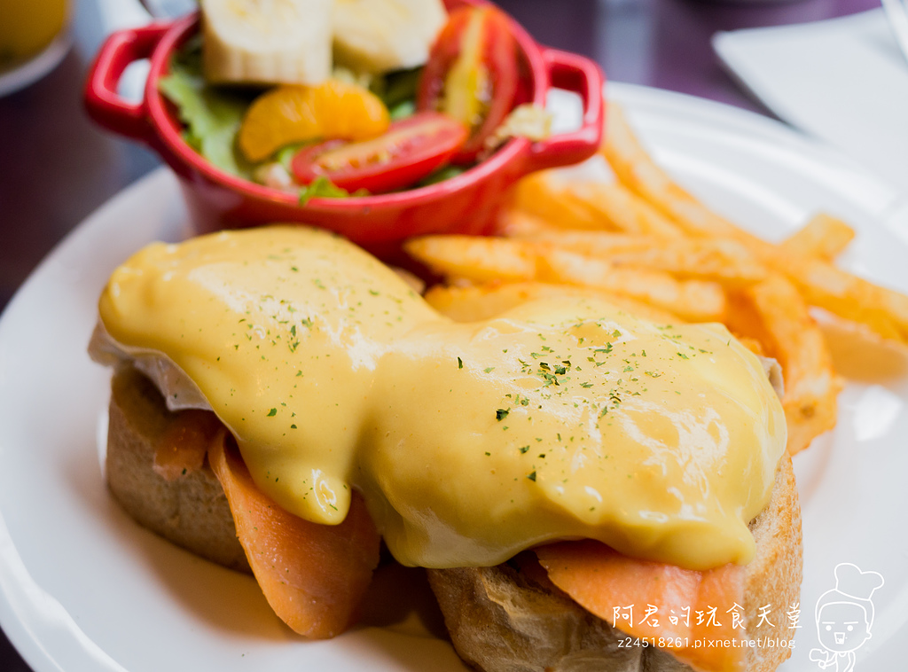 【新北】栢金 BIRKING｜1.6cm超厚培根早午餐｜繽紛莓果派對舒芙蕾厚鬆餅