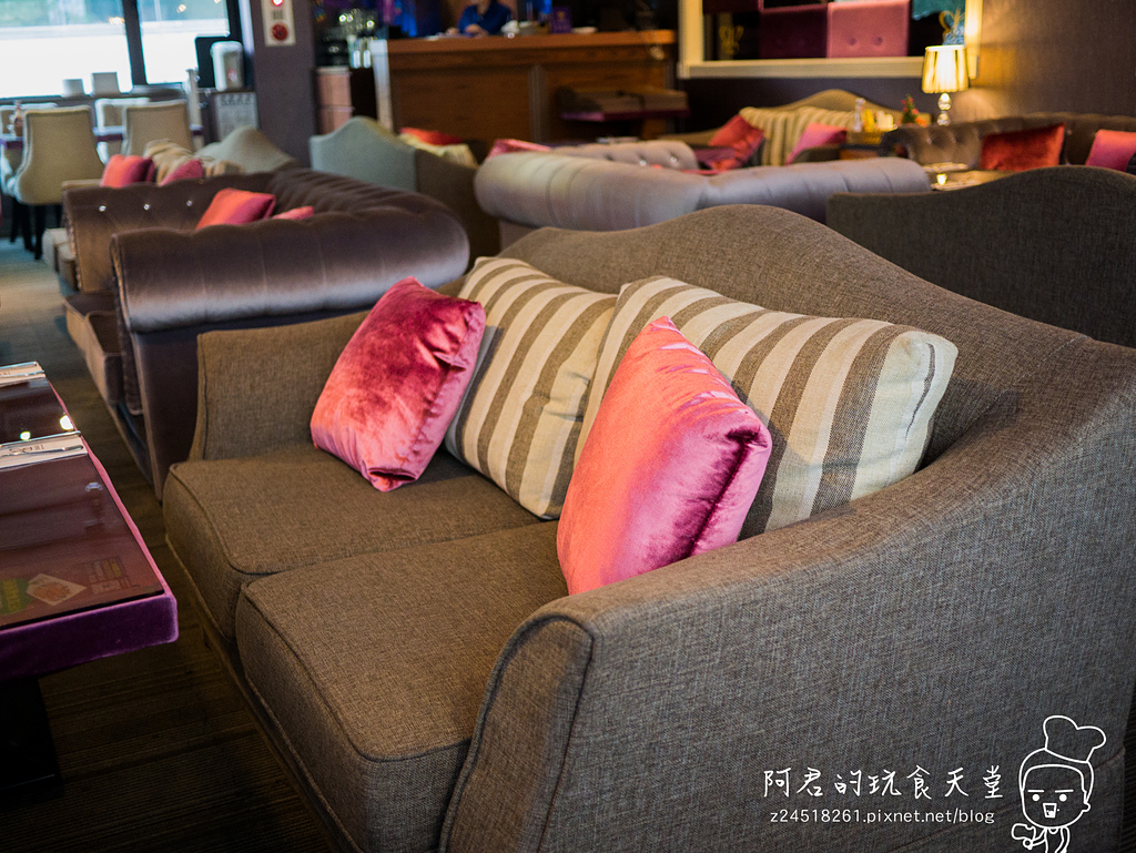 【新北】栢金 BIRKING｜1.6cm超厚培根早午餐｜繽紛莓果派對舒芙蕾厚鬆餅