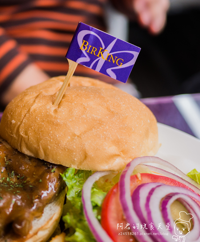 【新北】栢金 BIRKING｜1.6cm超厚培根早午餐｜繽紛莓果派對舒芙蕾厚鬆餅