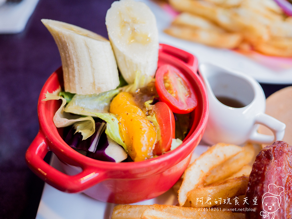 【新北】栢金 BIRKING｜1.6cm超厚培根早午餐｜繽紛莓果派對舒芙蕾厚鬆餅