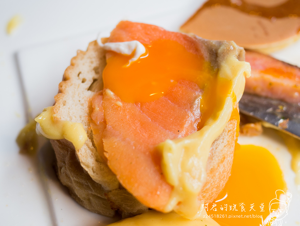 【新北】栢金 BIRKING｜1.6cm超厚培根早午餐｜繽紛莓果派對舒芙蕾厚鬆餅