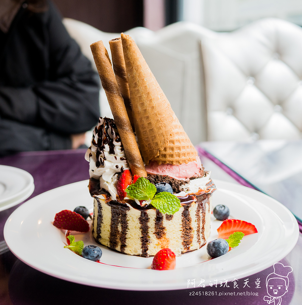 【新北】栢金 BIRKING｜1.6cm超厚培根早午餐｜繽紛莓果派對舒芙蕾厚鬆餅