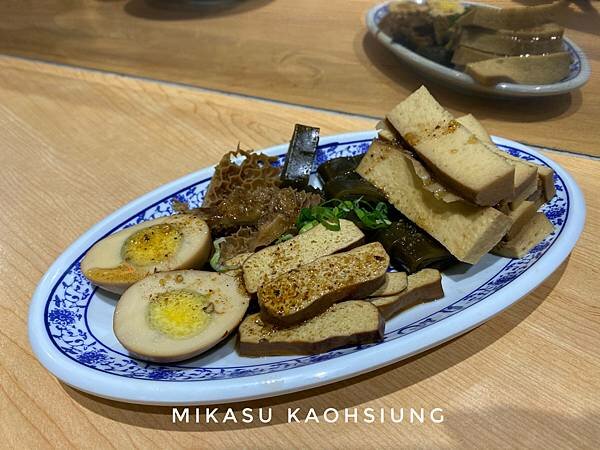 2020年 109年 段純貞用餐紀錄 大滷水拼盤 滷味拼盤 夢時代美食街 百貨美食街