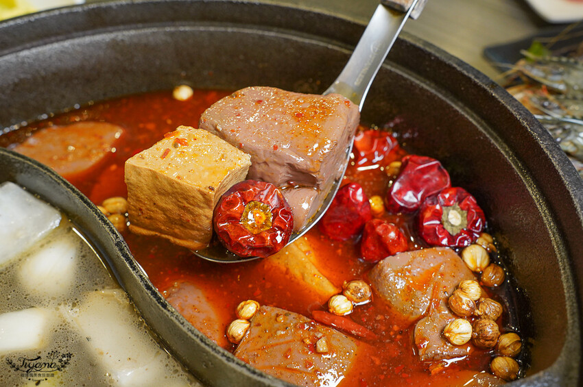 韓城石頭火鍋|台南火鍋:台南必吃老版石頭火鍋!!打卡麻辣鍋底免費送,壽星打卡再送肉盤 @緹雅瑪 美食旅遊趣