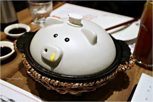 [台北中正]點點心台灣 微風台北車站店|「黑白豬廚」新菜單，