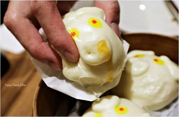 [台北中正]點點心台灣 微風台北車站店|「黑白豬廚」新菜單，