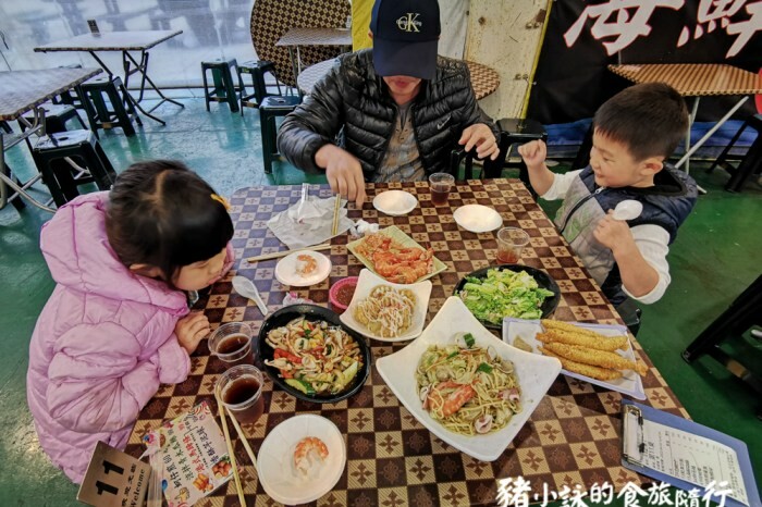 高雄。新興》描Cafe X 屋 Brunch。近新崛江,有貓就是萌