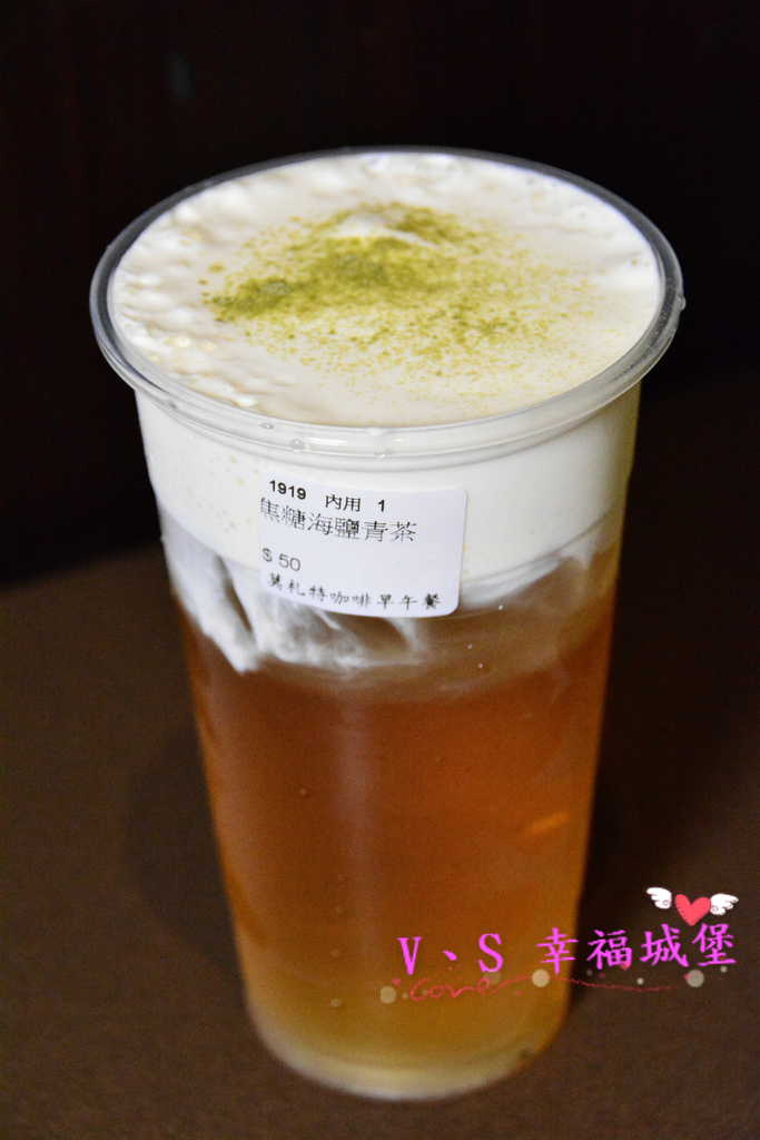 【新北美食】新莊銅板美食 莫札特咖啡早午餐&西點小舖 ~ 平價大份量的餐點、自製好吃的甜點、隱藏版菜單，是個喝咖啡、吃早午餐的好地方