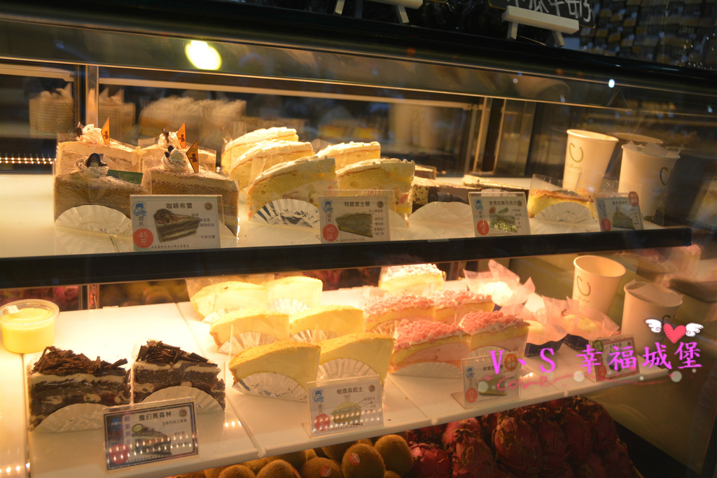 【新北美食】新莊銅板美食 莫札特咖啡早午餐&西點小舖 ~ 平價大份量的餐點、自製好吃的甜點、隱藏版菜單，是個喝咖啡、吃早午餐的好地方