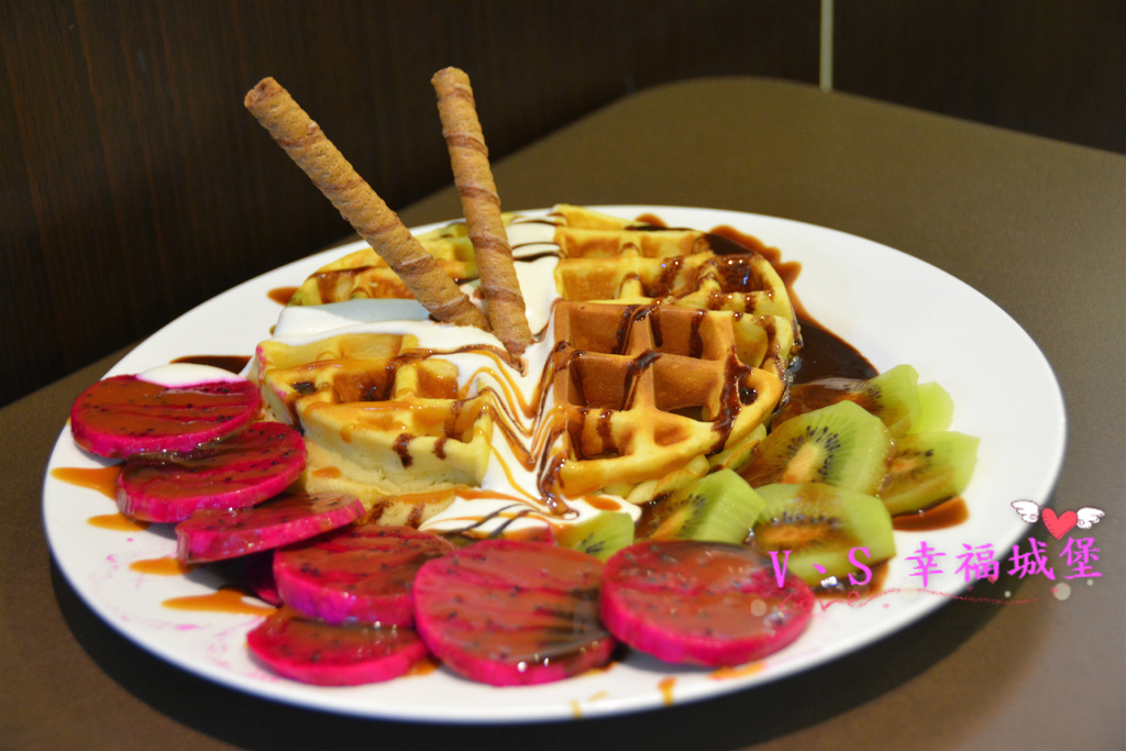 【新北美食】新莊銅板美食 莫札特咖啡早午餐&西點小舖 ~ 平價大份量的餐點、自製好吃的甜點、隱藏版菜單，是個喝咖啡、吃早午餐的好地方