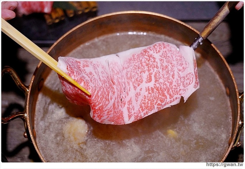 火鍋界的LV吃過嗎?外觀超氣派,還有全店獨立包廂和專人桌邊服務!