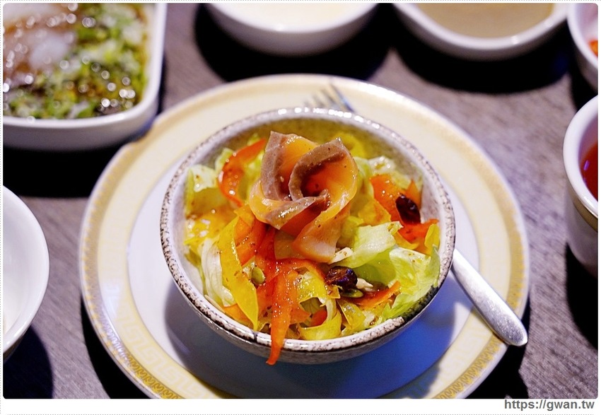 火鍋界的LV吃過嗎?外觀超氣派,還有全店獨立包廂和專人桌邊服務!