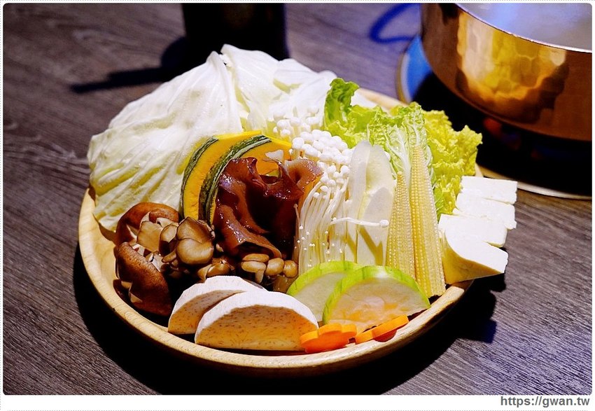 火鍋界的LV吃過嗎?外觀超氣派,還有全店獨立包廂和專人桌邊服務!