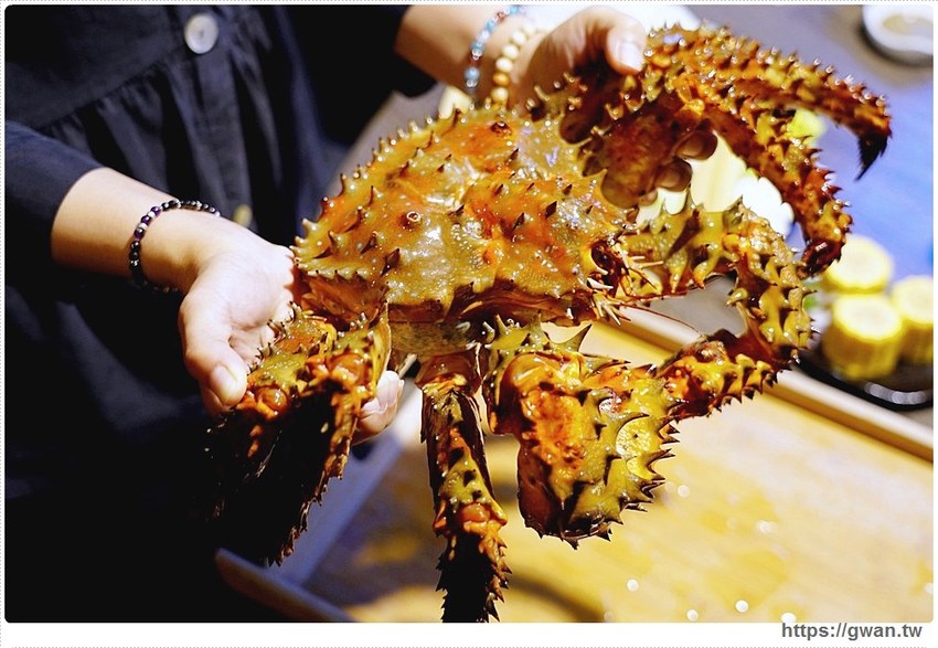 火鍋界的LV吃過嗎?外觀超氣派,還有全店獨立包廂和專人桌邊服務!