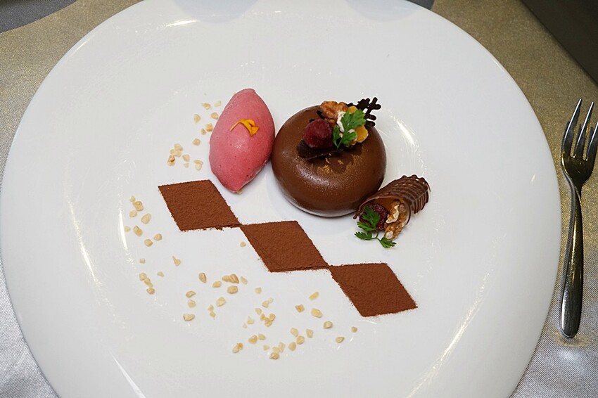 席樂法式餐廳｜台中法式餐廳推薦，約會、慶生聚會必備，擺盤精緻、道道驚豔奢華，網評4.8分，必回訪的高CP料理!