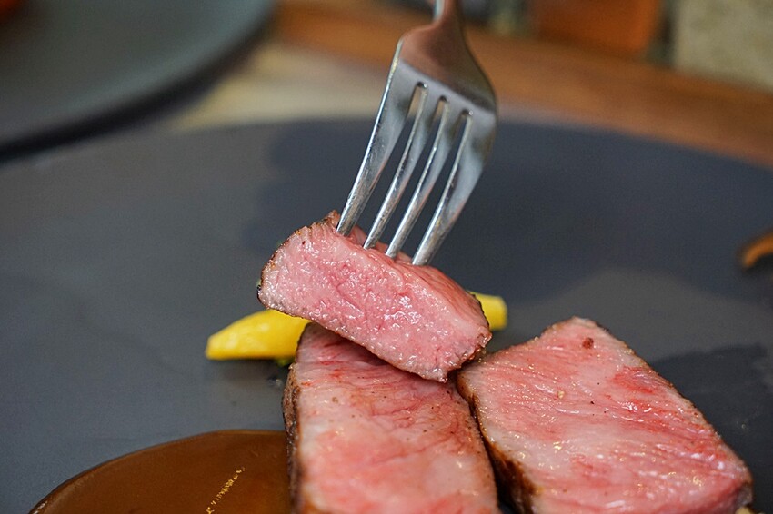 席樂法式餐廳｜台中法式餐廳推薦，約會、慶生聚會必備，擺盤精緻、道道驚豔奢華，網評4.8分，必回訪的高CP料理!