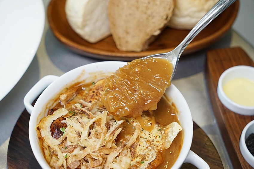 席樂法式餐廳｜台中法式餐廳推薦，約會、慶生聚會必備，擺盤精緻、道道驚豔奢華，網評4.8分，必回訪的高CP料理!