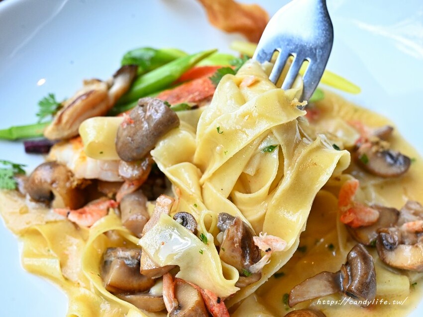 席樂法式料理｜台中質感法式料理，網評高達4.8顆星，餐點擺盤精緻又吃得飽，約會、慶生餐廳首選