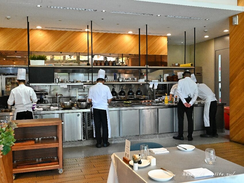 席樂法式料理｜台中質感法式料理，網評高達4.8顆星，餐點擺盤精緻又吃得飽，約會、慶生餐廳首選