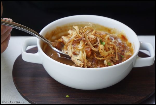 席樂法式料理-法式傳統焗烤洋蔥湯-2.JPG