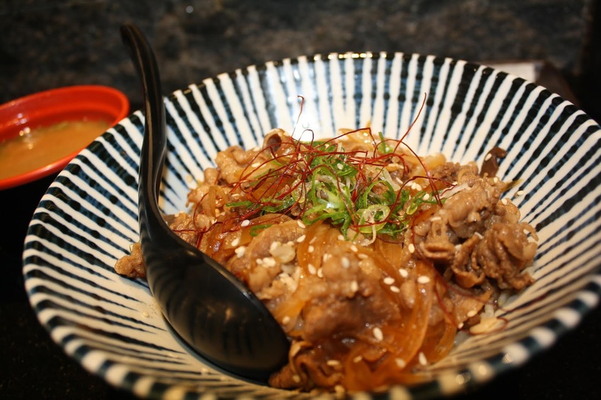 【西門町美食】打狗霸日式料理TAKAO1972-CP值超高的霸王握壽司,台北西門町壽司推薦、台北平價日本料理推薦!