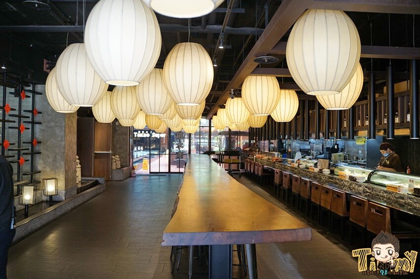 真正的火鍋冰火五重天😱 318元起免收服務費在超豪華環境下就可以享用超值鍋物😘