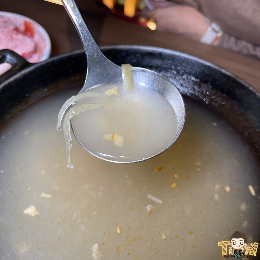 真正的火鍋冰火五重天😱 318元起免收服務費在超豪華環境下就可以享用超值鍋物😘