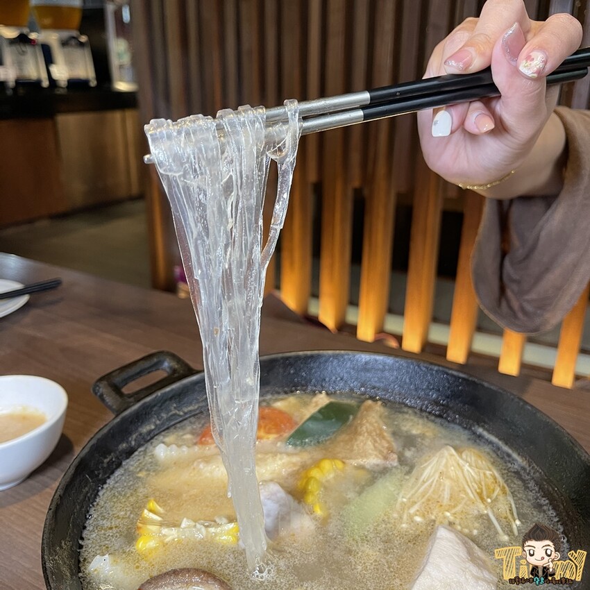 真正的火鍋冰火五重天😱 318元起免收服務費在超豪華環境下就可以享用超值鍋物😘