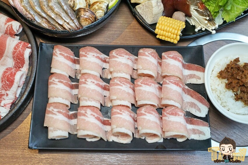 真正的火鍋冰火五重天😱 318元起免收服務費在超豪華環境下就可以享用超值鍋物😘