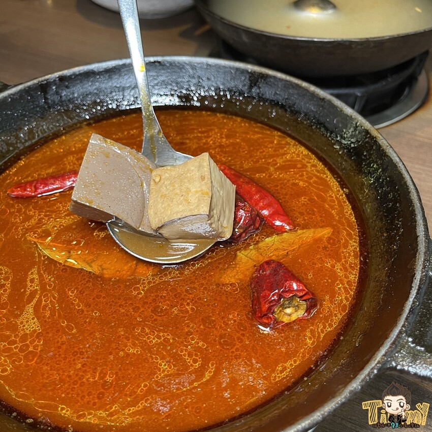 真正的火鍋冰火五重天😱 318元起免收服務費在超豪華環境下就可以享用超值鍋物😘