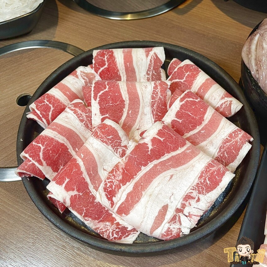 真正的火鍋冰火五重天😱 318元起免收服務費在超豪華環境下就可以享用超值鍋物😘