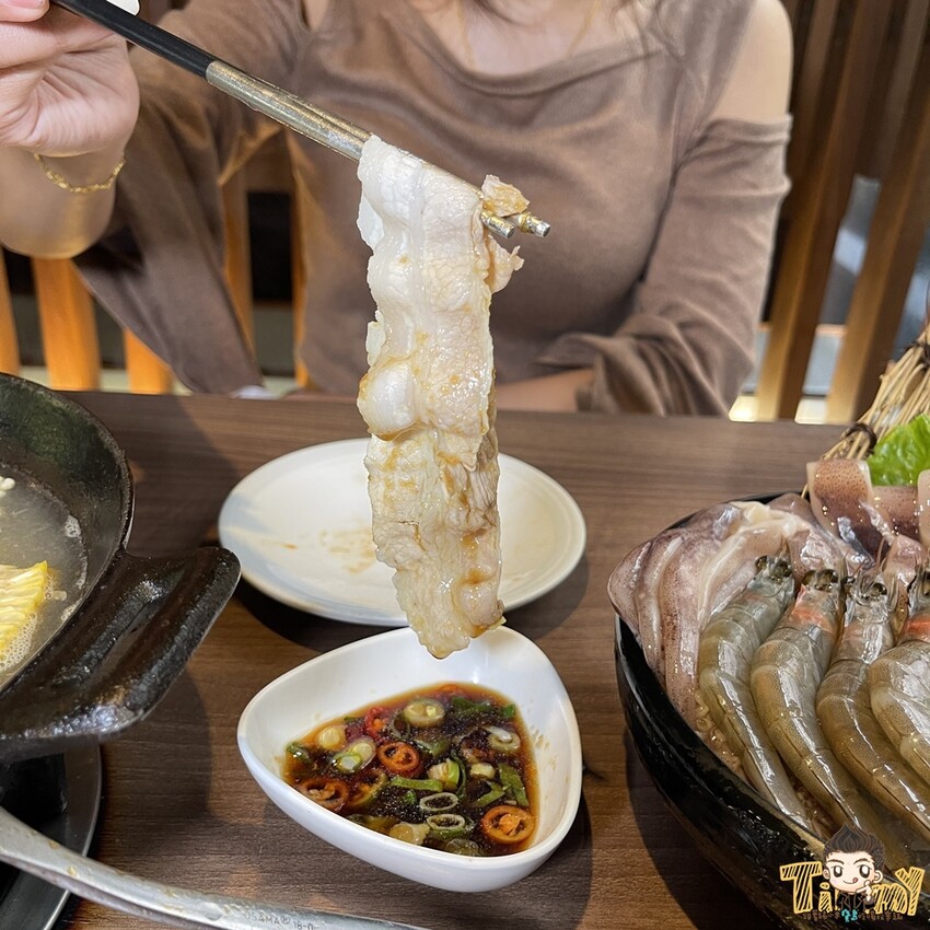 真正的火鍋冰火五重天😱 318元起免收服務費在超豪華環境下就可以享用超值鍋物😘