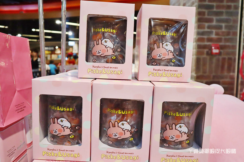 卡娜赫拉快閃新竹巨城!超萌P助跟粉紅兔兔人形燒,先拍照打卡一波