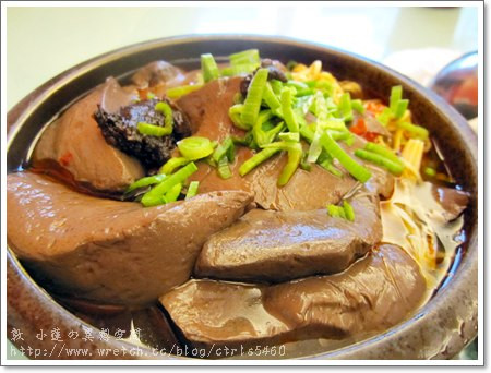 【高雄】江豪記臭豆腐王 富國店‧辣到狂飆淚的麻辣鴨血泡麵