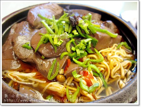 【高雄】江豪記臭豆腐王 富國店‧辣到狂飆淚的麻辣鴨血泡麵