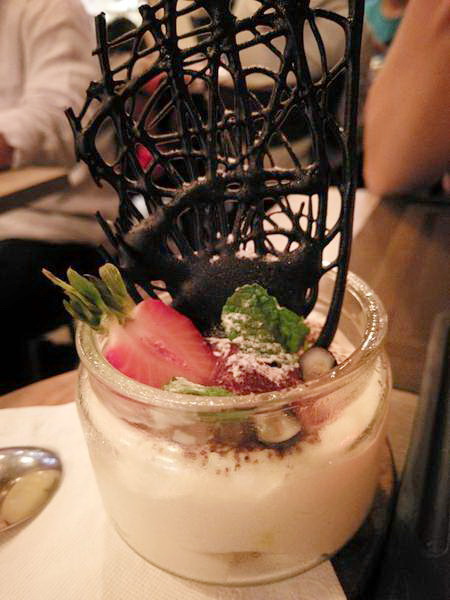 La Piola Taipei 義大利餐廳：La Piola Taipei 義大利餐廳-台北巷弄內的義式餐館 餐點很正統 主廚好親切 聖誕節快到了 趕快帶著另一半去用餐