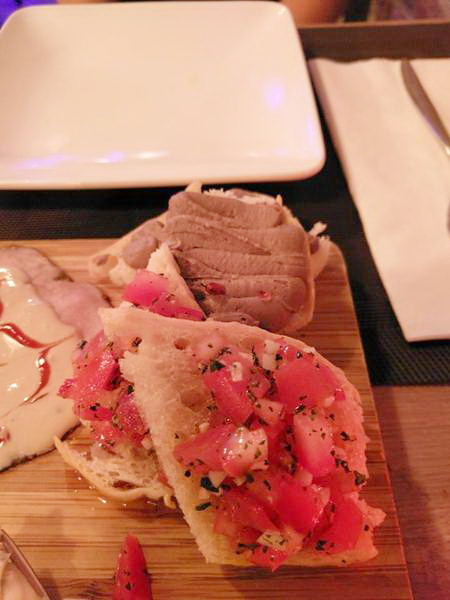 La Piola Taipei 義大利餐廳：La Piola Taipei 義大利餐廳-台北巷弄內的義式餐館 餐點很正統 主廚好親切 聖誕節快到了 趕快帶著另一半去用餐