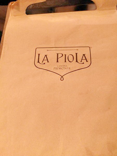 La Piola Taipei 義大利餐廳：La Piola Taipei 義大利餐廳-台北巷弄內的義式餐館 餐點很正統 主廚好親切 聖誕節快到了 趕快帶著另一半去用餐