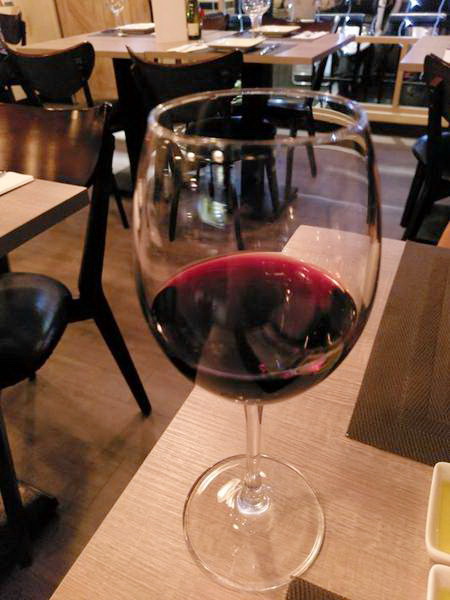 La Piola Taipei 義大利餐廳：La Piola Taipei 義大利餐廳-台北巷弄內的義式餐館 餐點很正統 主廚好親切 聖誕節快到了 趕快帶著另一半去用餐