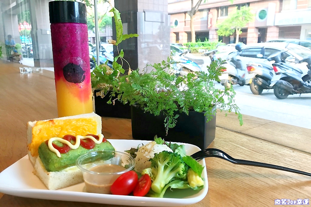 南屯|台中日式風格輕食咖啡館,想與熱門彷真貓頭鷹拍照來這就對了! - 微笑Joe幸運