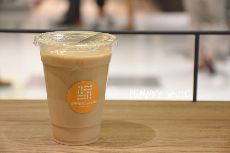 【中壢甜點】安普蕾修起士塔新口味!! 10/2~10/8 黑白胡麻系列第二盒半價 - 中壢大江購物中心