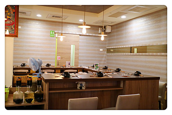 【台北美食】喜園風味涮涮鍋忠孝東路店 ~ 超值雙人特餐大啖無骨牛小排、8種海鮮、松阪豬❤甜點、冰淇淋無限吃到飽/捷運美食 - 捷運後山碑站